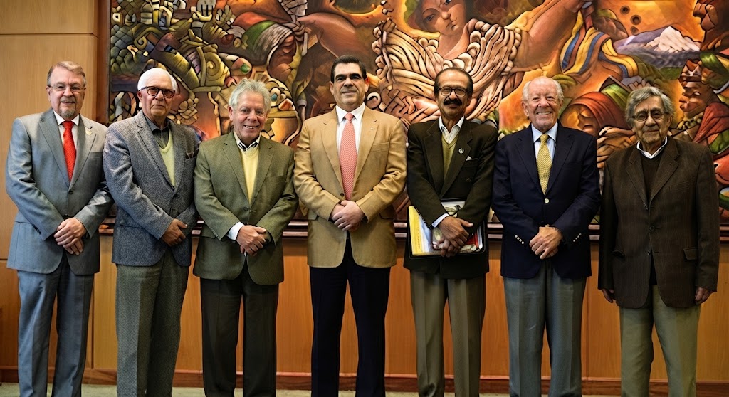 Nueva Historia del Ecuador se Presentará en un Coloquio.